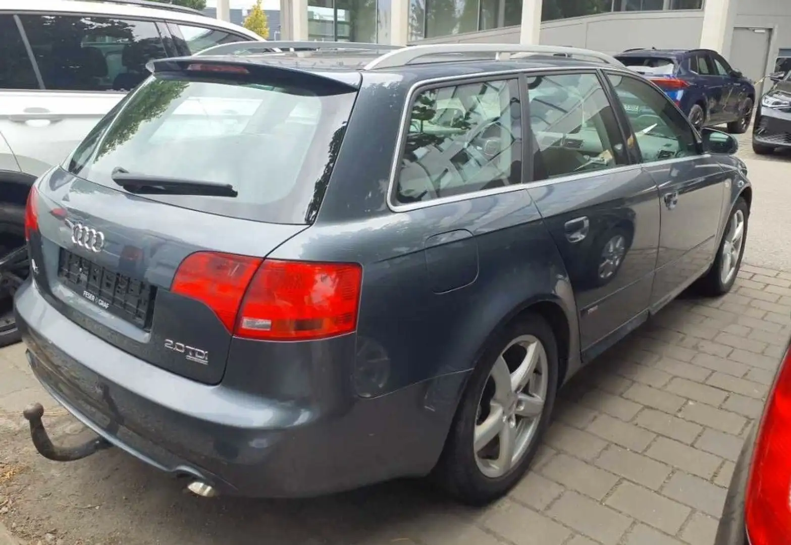 Audi A4 Avant 2.0 TDI quattro Grijs - 2