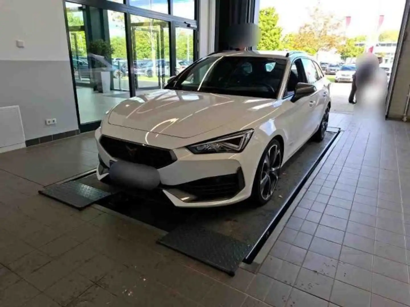 CUPRA Leon ST VZ 2.0 TSI DSG LED+NAVI+ACC+SHZ+PDC+RFK Weiß - 2
