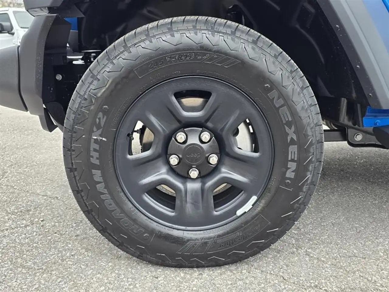 Jeep Wrangler снимка Jeep Wrangler