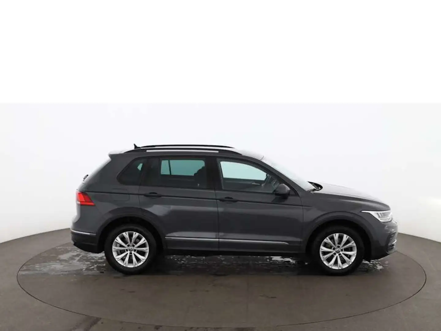 Volkswagen Tiguan 1.5 TSI Life Aut LED RADAR NAVI R-KAMERA Grau - 2