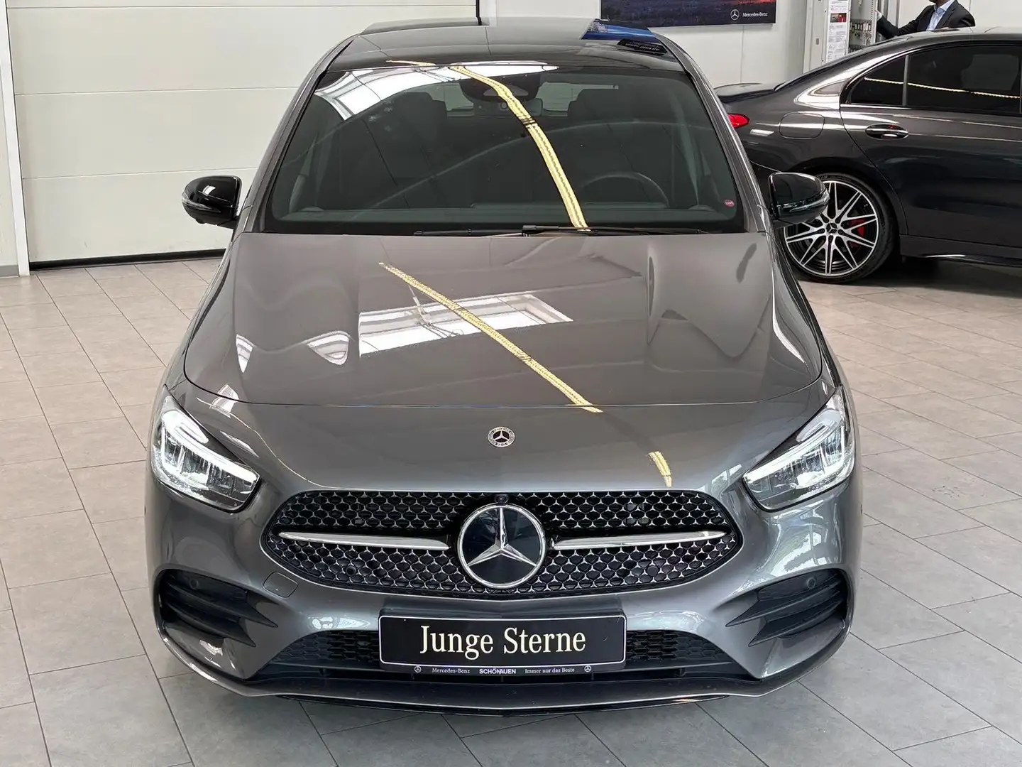 Mercedes-Benz B 220 d AMG PANO+360°+AHK+DISTRO+19"+NIGHT+VZ Grau - 2