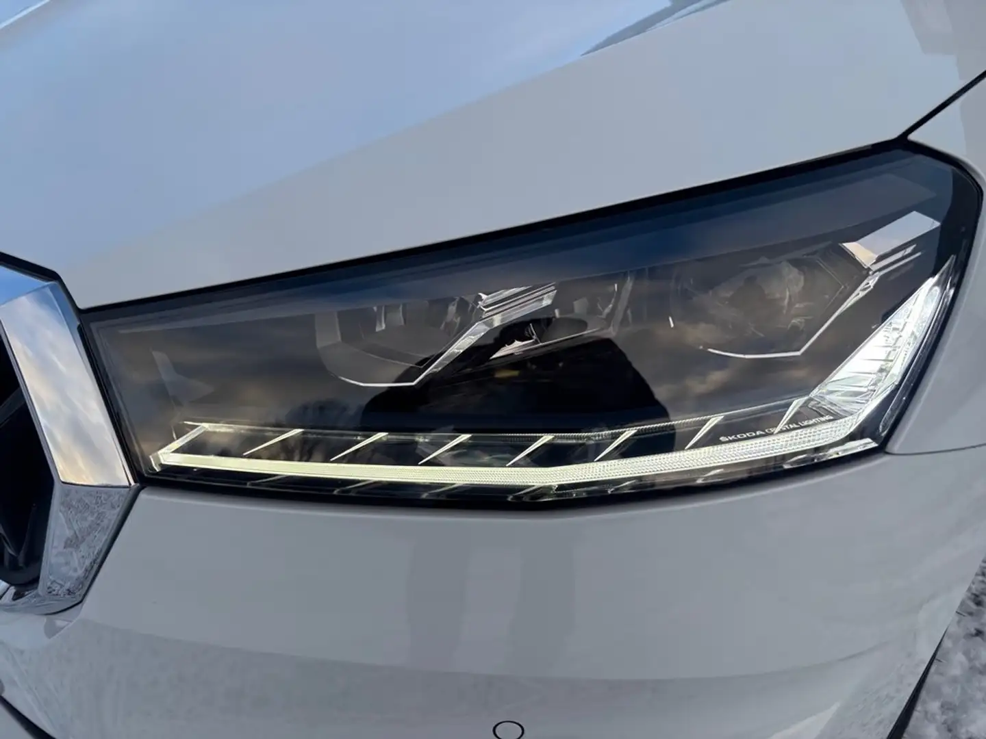 Skoda Fabia 1.0 TSI 85 kW Tour, Navi Weiß - 2