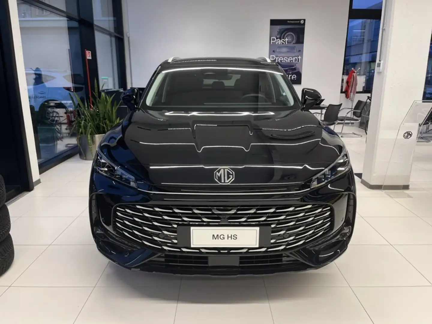 MG HS 1.5 Luxury Nero - 2