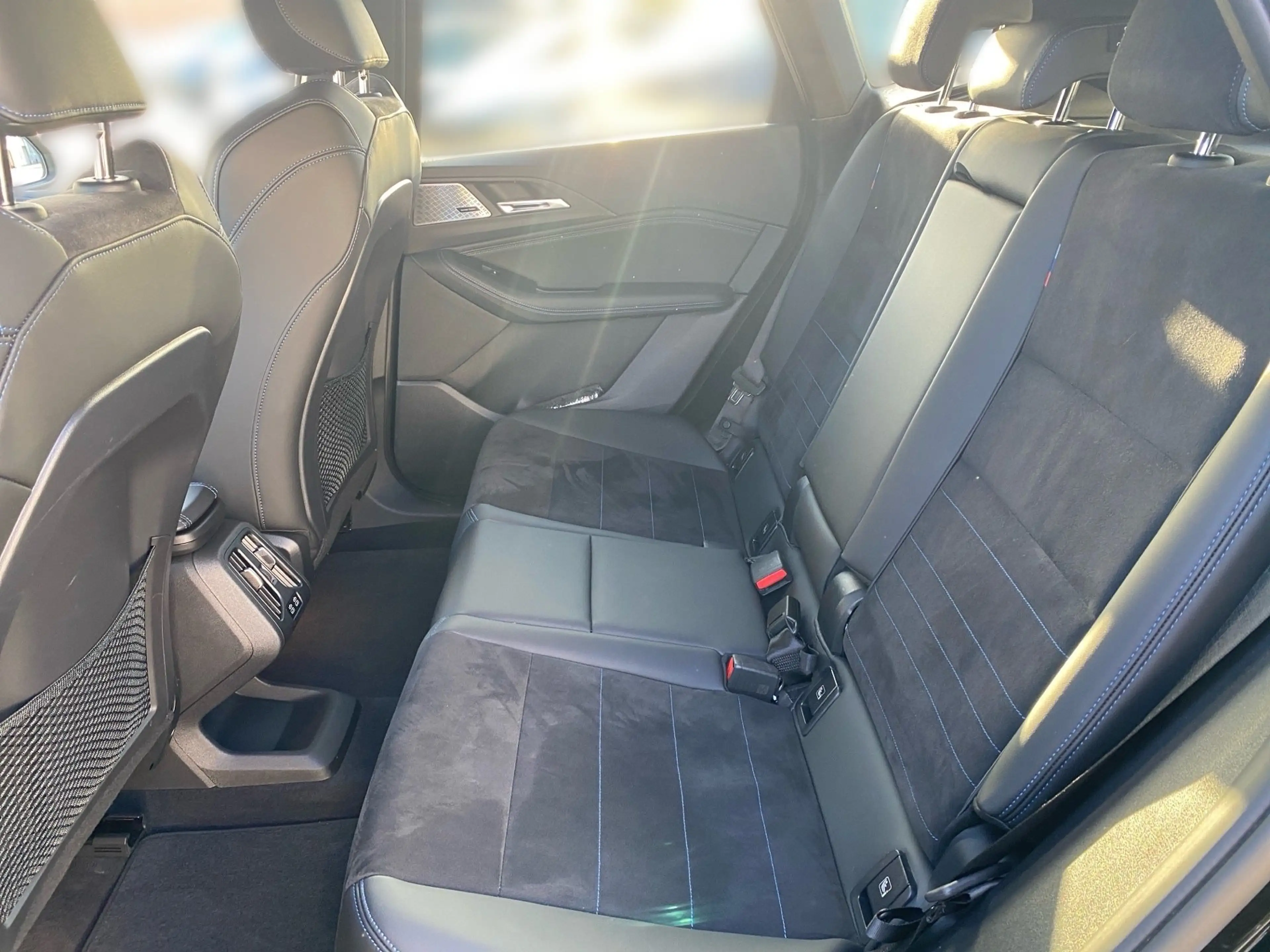 BMW 230 e xDrive Active Tourer — photo 11