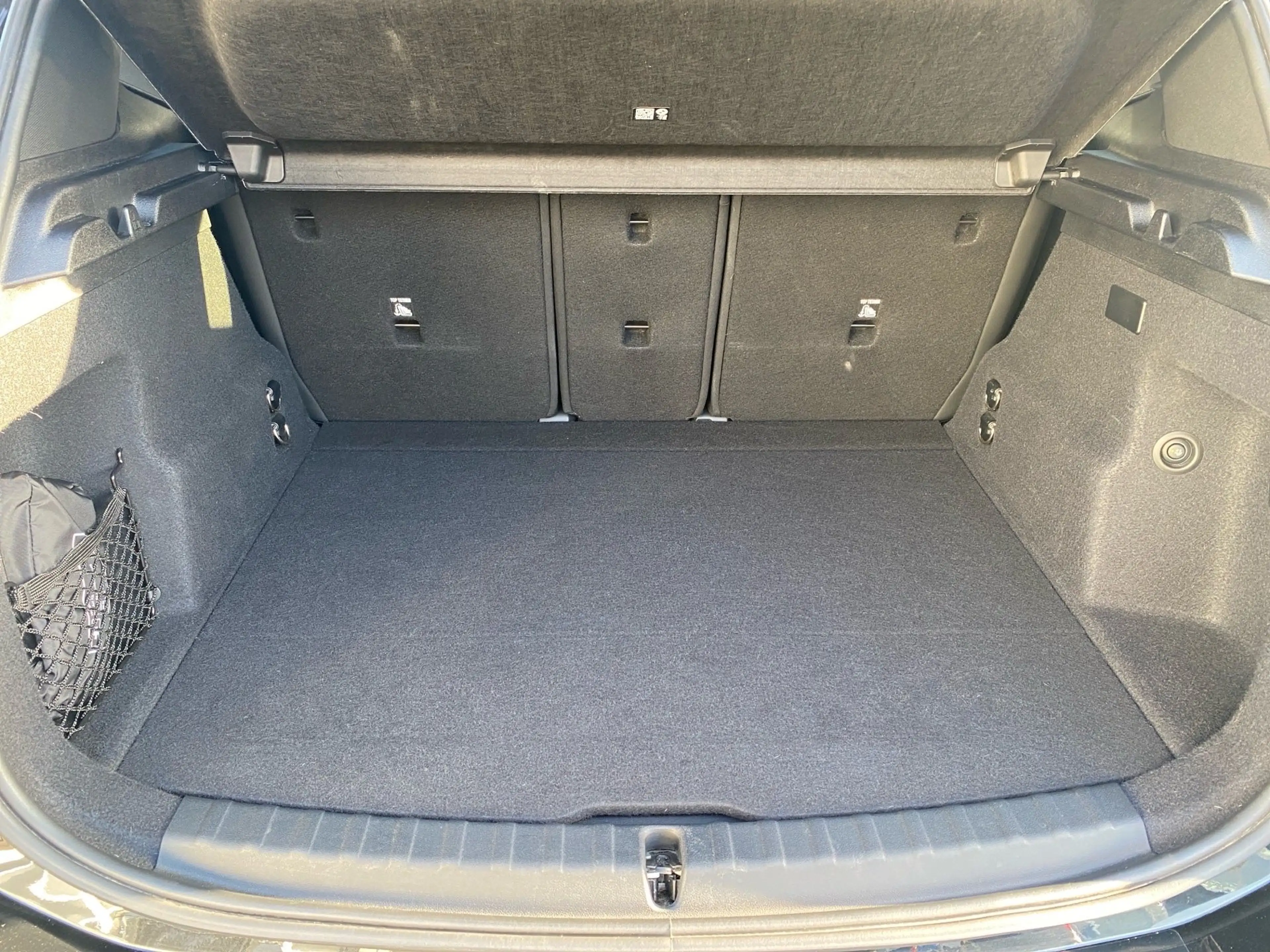 BMW 230 e xDrive Active Tourer — photo 12
