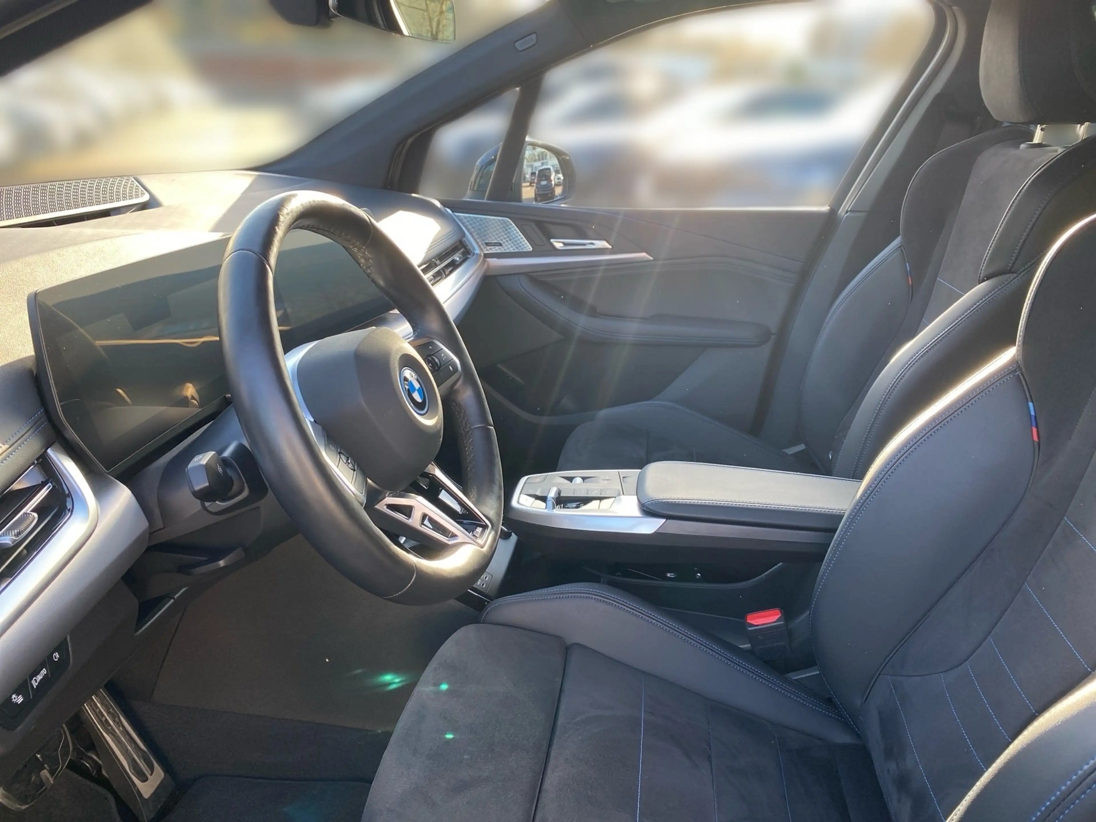 BMW 230 e xDrive Active Tourer — photo 7