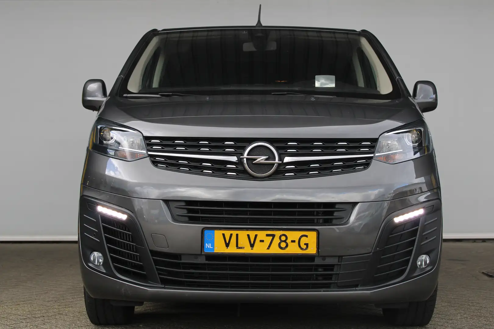 Opel Vivaro 2.0 CDTI L3H1 DC Innovation | Achterklep met ruit Gris - 2