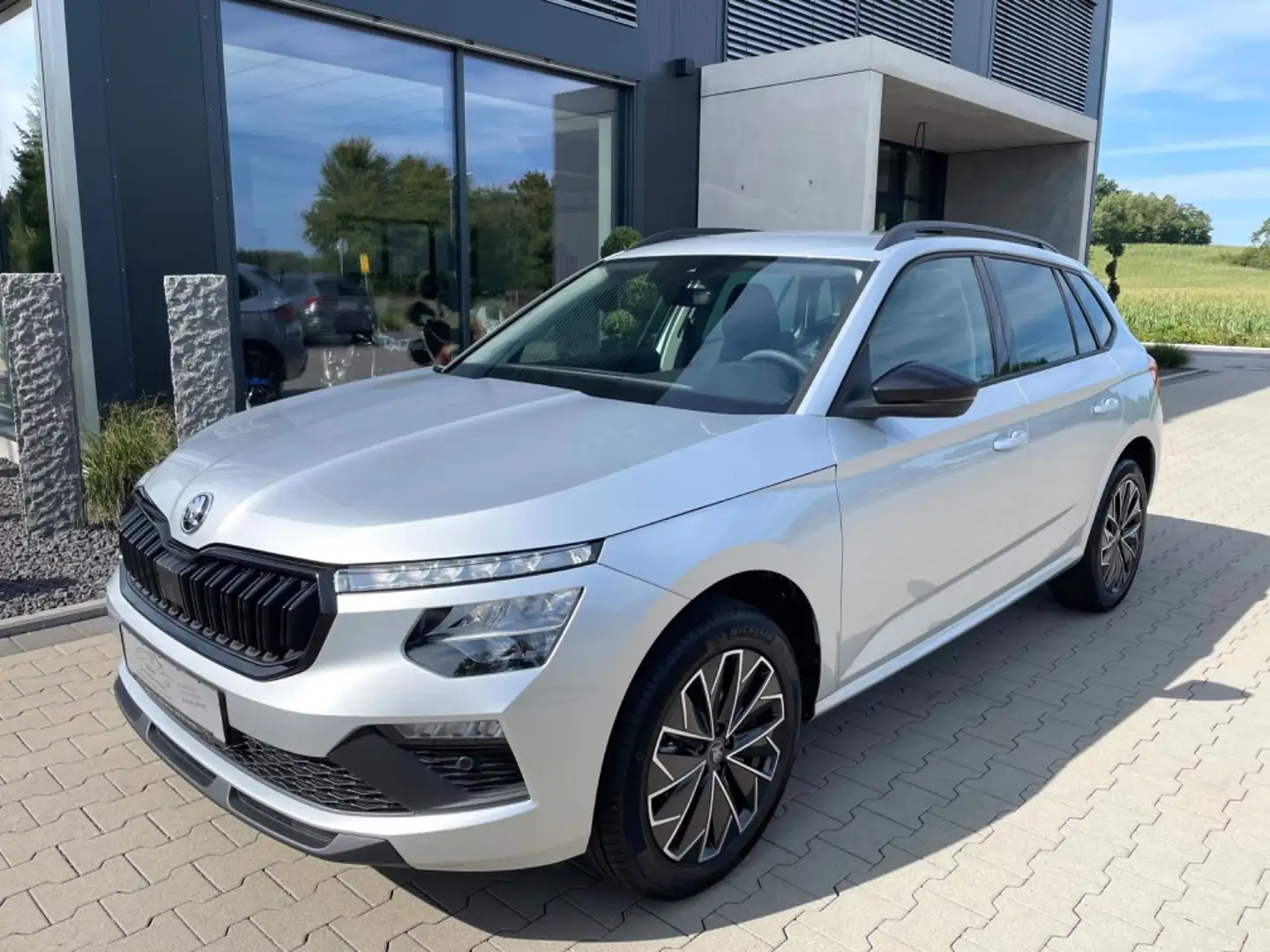 Skoda Kamiq 1.0 TSI DSG Selection/Kamera/Sitzhzg/LED Silber - 1