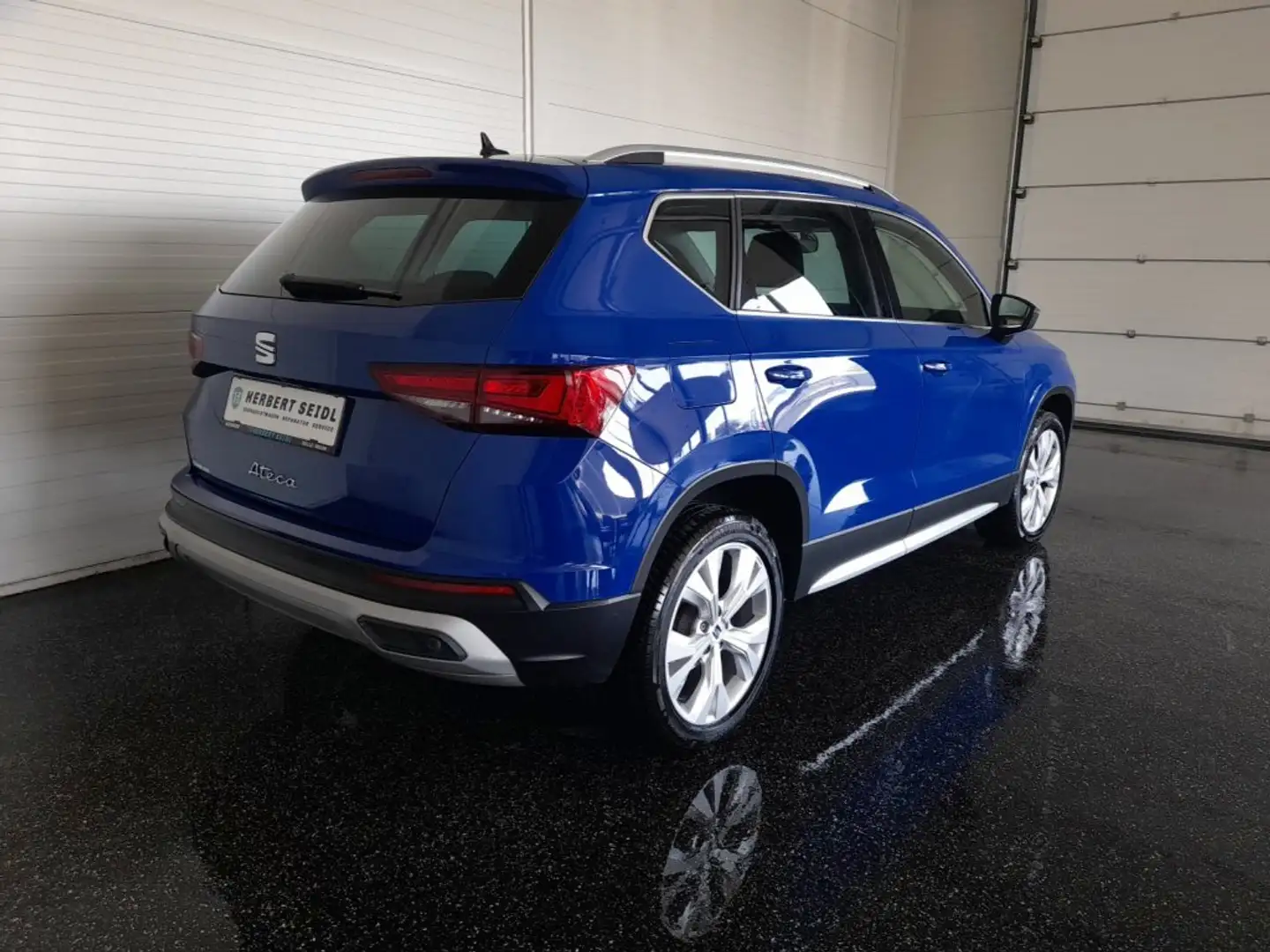 SEAT Ateca XPERIENCE 2,0 TDI DSG *VOLL-LED / VIRTUELL / NAVI / AHV & KAMERA / 18 ZOLL / KEYLESS* Blau - 2