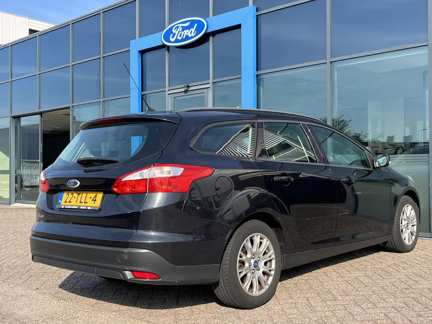 Ford Focus Wagon 1.6 TI-VCT Trend 125PK 1ste Eigenaar Airco C Schwarz - 2