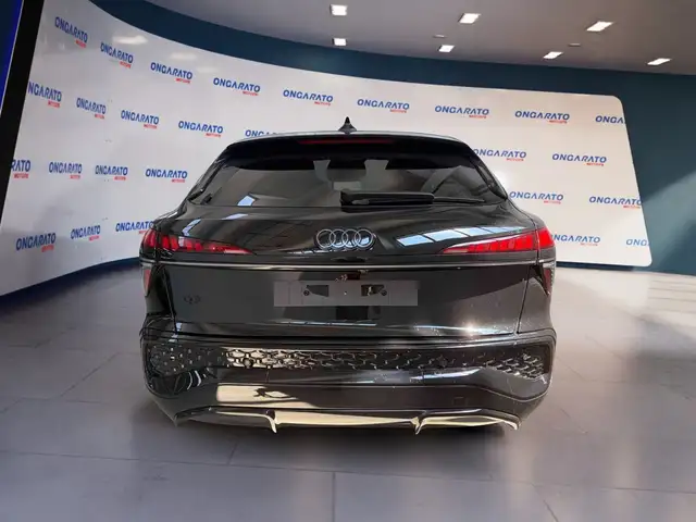 Audi Q3 view 4