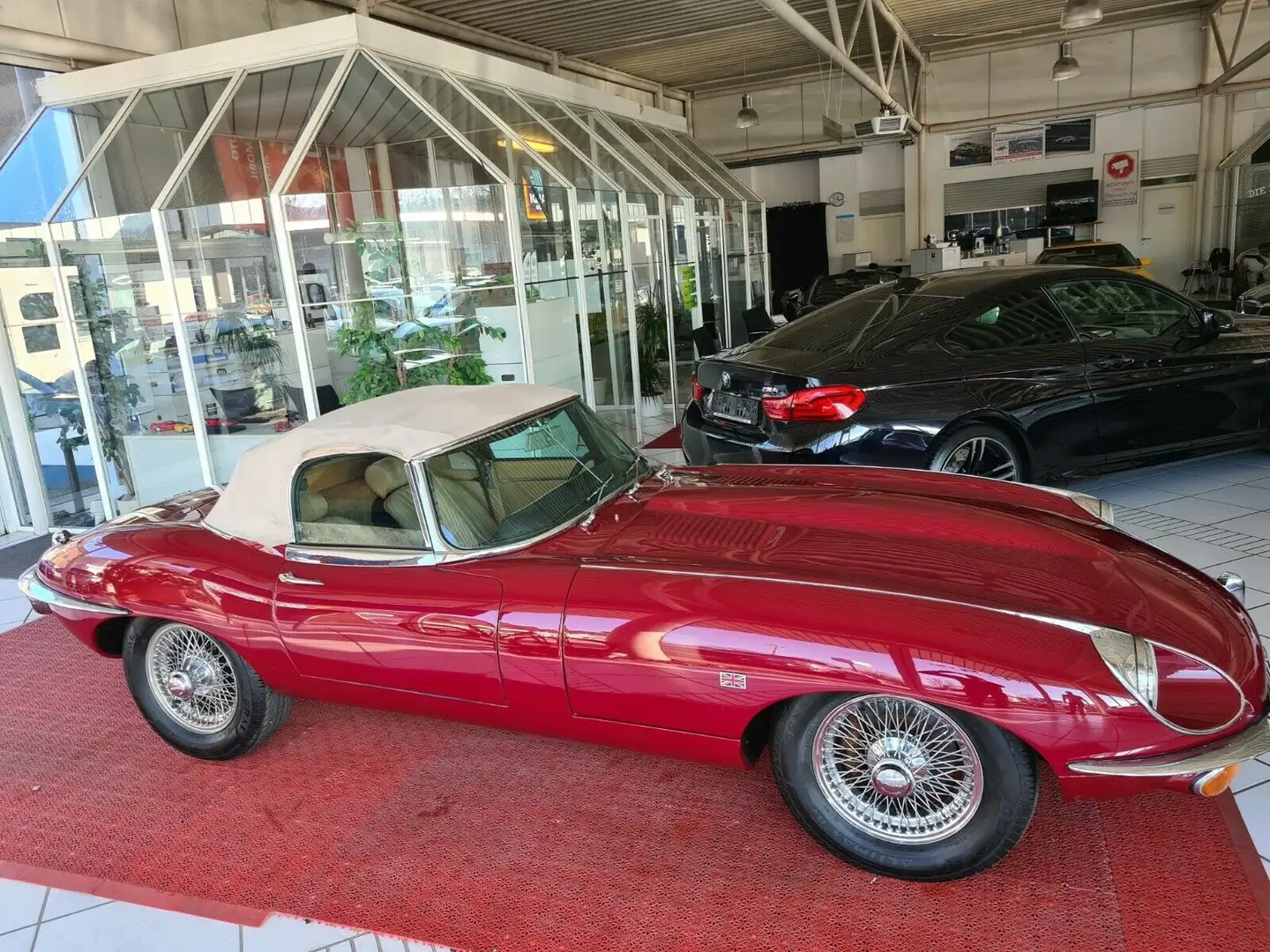Jaguar E-Type Serie 2 Roadster 4.2l "RESTAURIERT" Rojo - 2