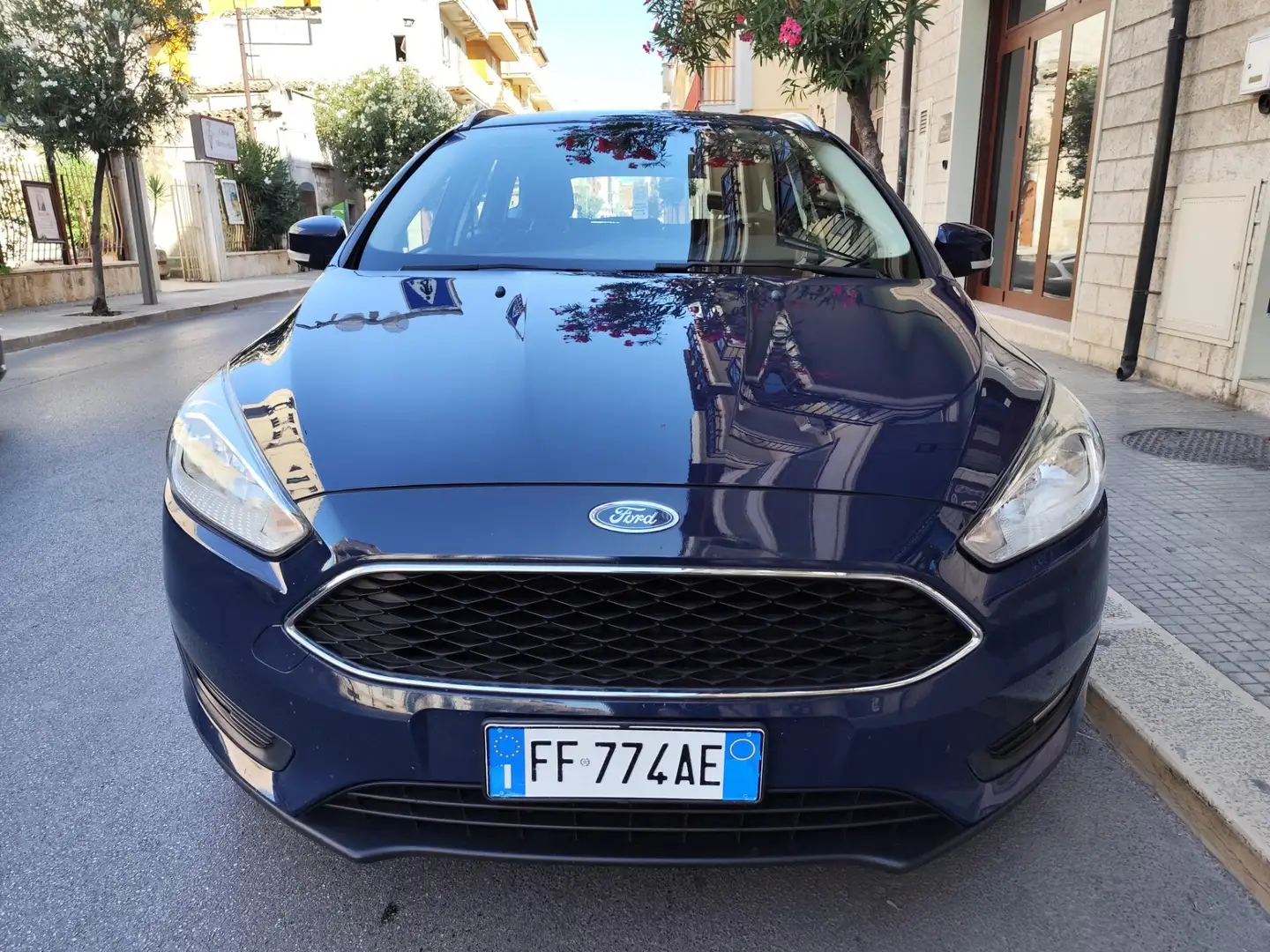 Ford Focus Focus SW 1.5 TDCi 95CV Business NAVI Blauw - 2