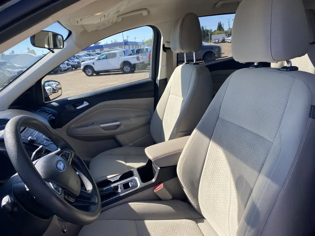 2017 Ford Escape SE | Rear Cam | Remote Keyless Entry | Heated Seat — photo 7