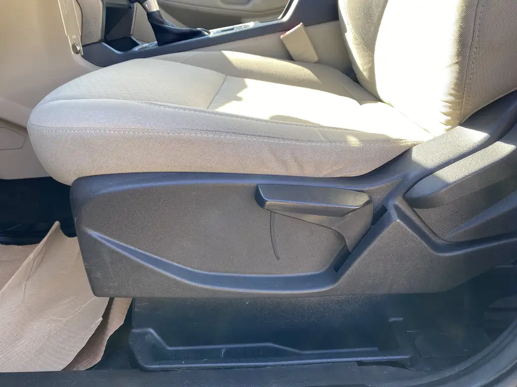 2017 Ford Escape SE | Rear Cam | Remote Keyless Entry | Heated Seat — photo 8