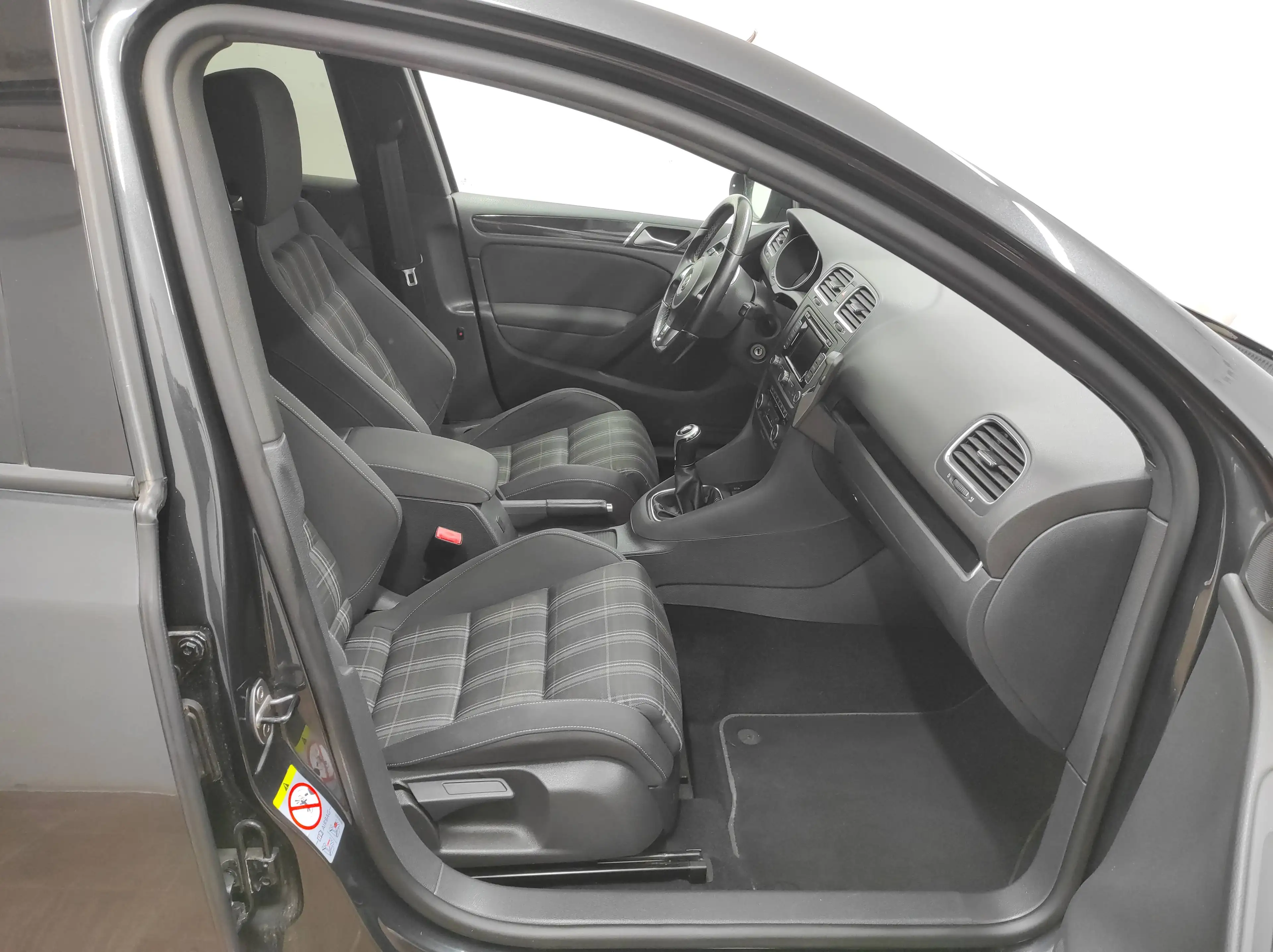 Volkswagen Golf GTD 2.0 TDI KLIMAA NAVI TEMP BC SHZ PDC AHK 6-GANG TEMP BC — photo 10