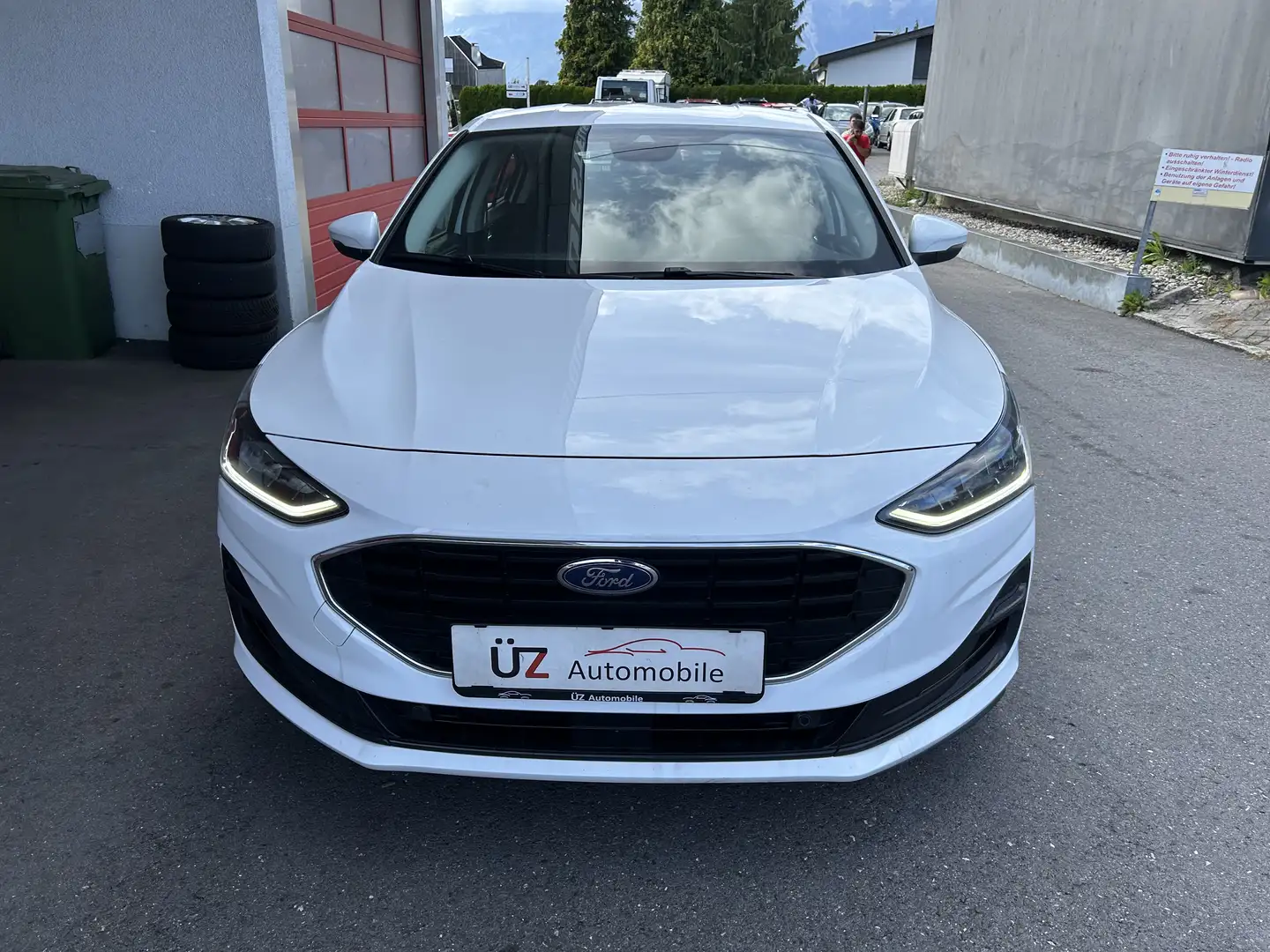 Ford Focus Cool Automatik !!AKTION MAI!! Weiß - 2