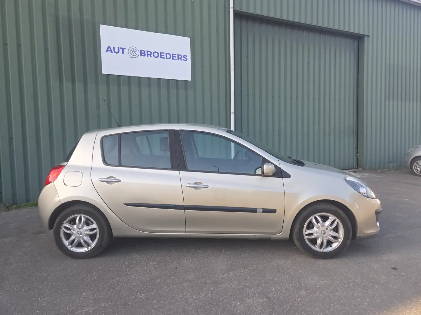 Renault Clio 1.6-16V Privilège AUTOMAAT - AIRCO - 5 DEURS Beige - 2