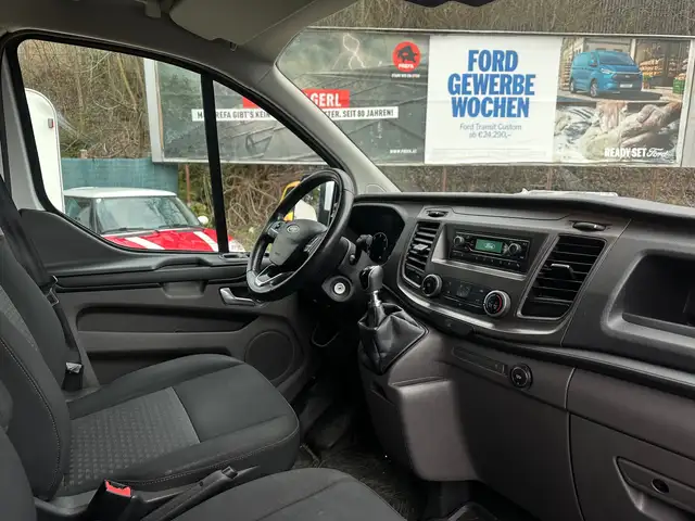 Ford Transit Custom view 12