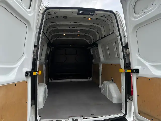 Ford Transit Custom view 13