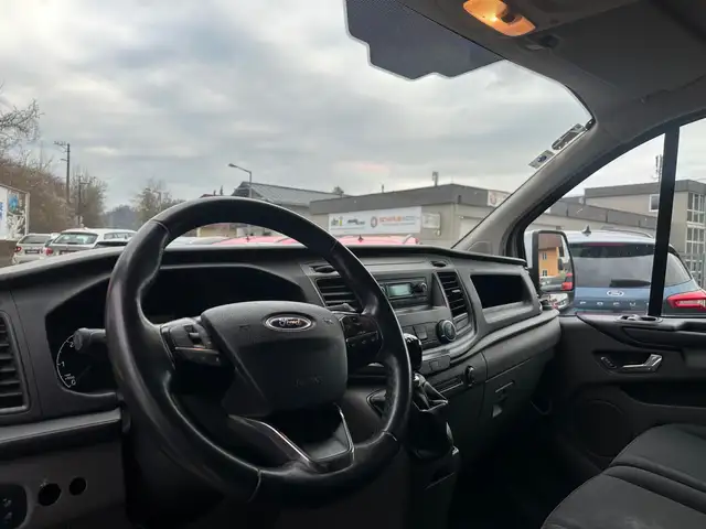 Ford Transit Custom view 10