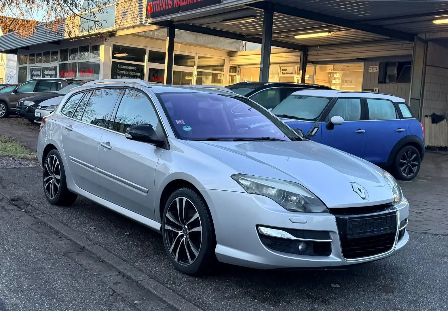 Renault Laguna III 2.0 dCi Grandtour GT Automatik Zilver - 2