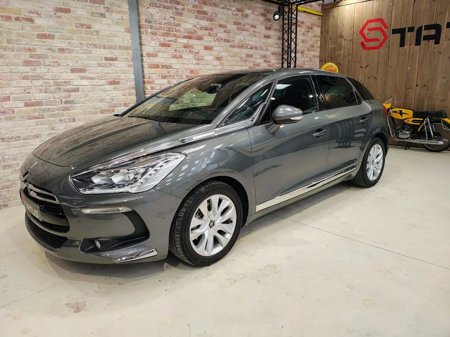 DS Automobiles DS 5 34650 KM. 1EIG. AUTOMAAT. Gris - 1
