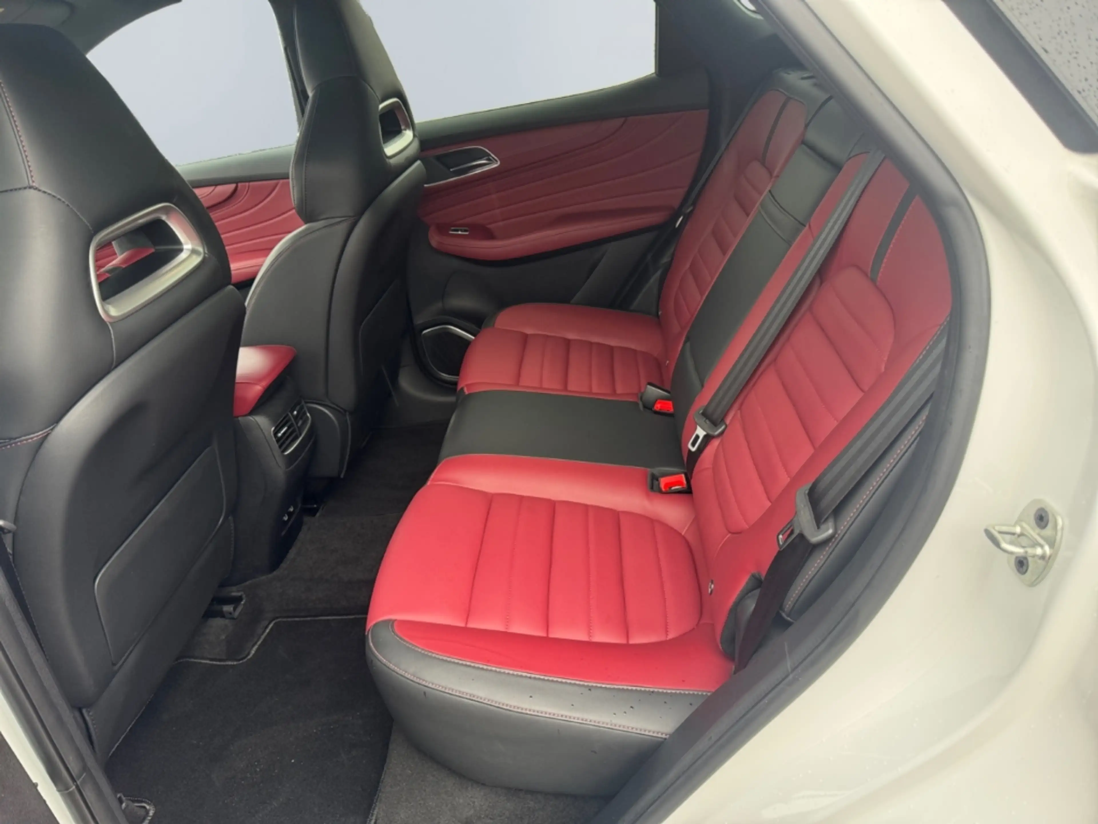 MG EHS Luxury *Pano*ACC*LED*360°*KEYLESS*VIRTUAL* — photo 15