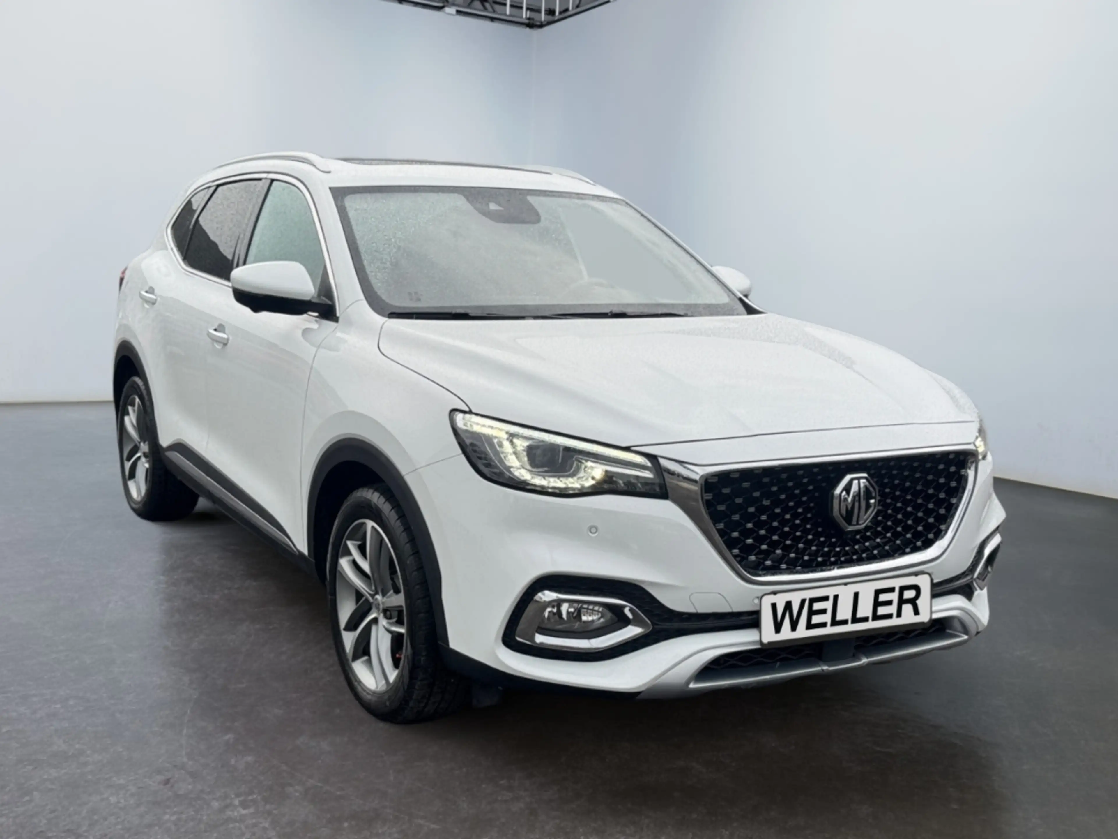 MG EHS Luxury *Pano*ACC*LED*360°*KEYLESS*VIRTUAL* — photo 3