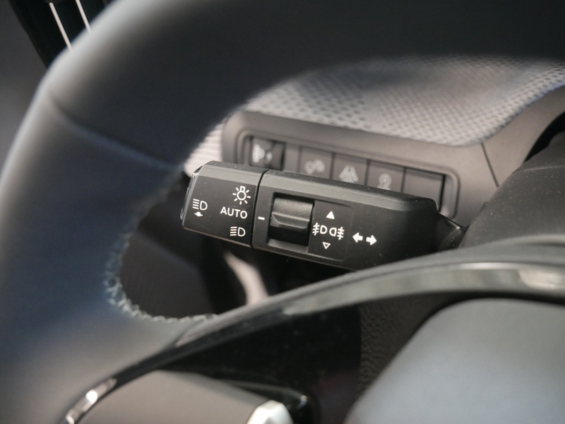 Citroen C3 Turbo 100 MAX PDC SHZ KAMERA NAVI LED — photo 13