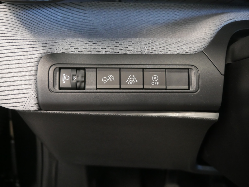 Citroen C3 Turbo 100 MAX PDC SHZ KAMERA NAVI LED — photo 14