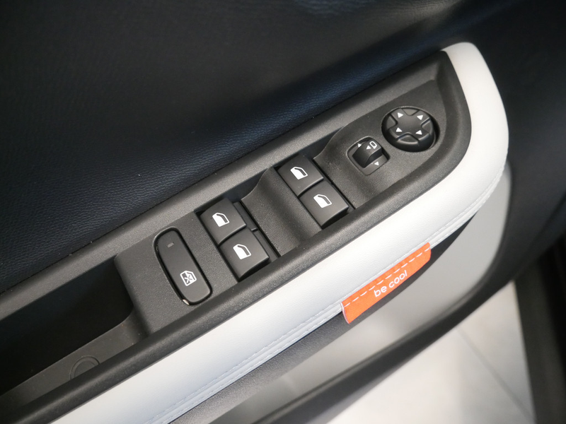 Citroen C3 Turbo 100 MAX PDC SHZ KAMERA NAVI LED — photo 6
