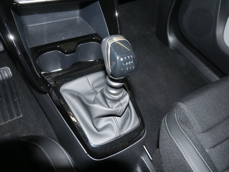 Citroen C3 Turbo 100 MAX PDC SHZ KAMERA NAVI LED — photo 12