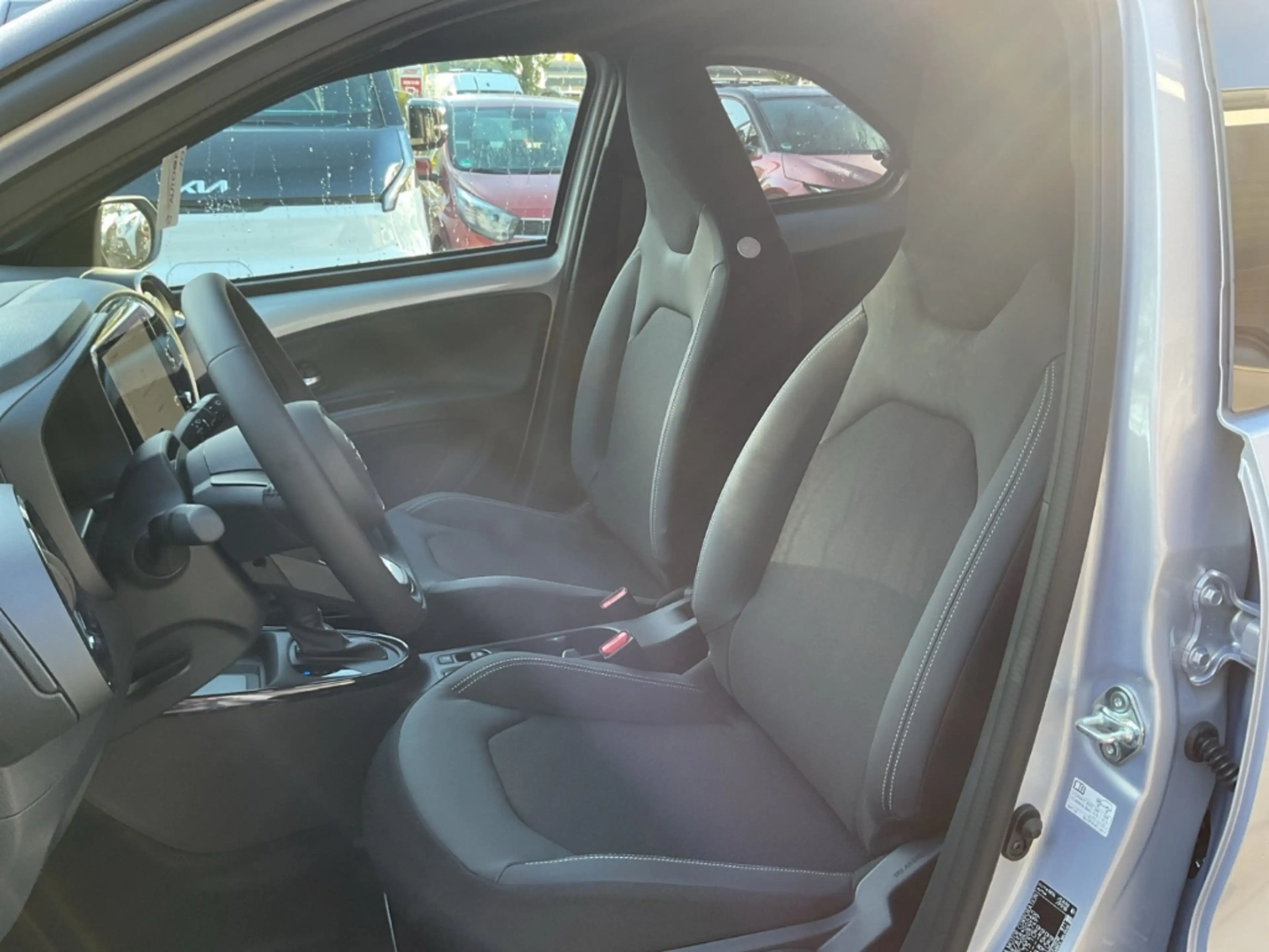 Toyota Aygo X Hybrid Lounge JBL LED Apple CarPlay Android Auto M — photo 8