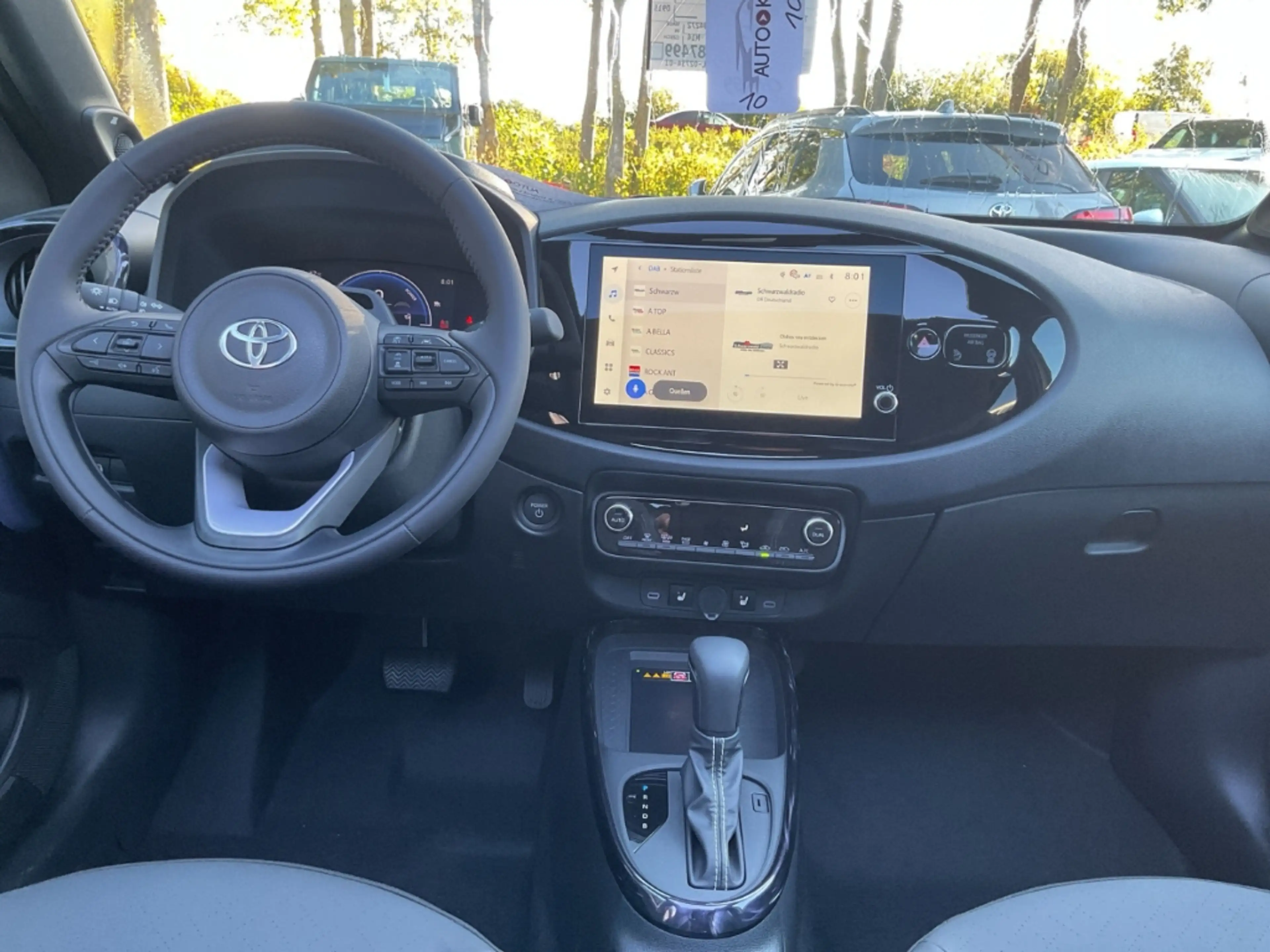 Toyota Aygo X Hybrid Lounge JBL LED Apple CarPlay Android Auto M — photo 12
