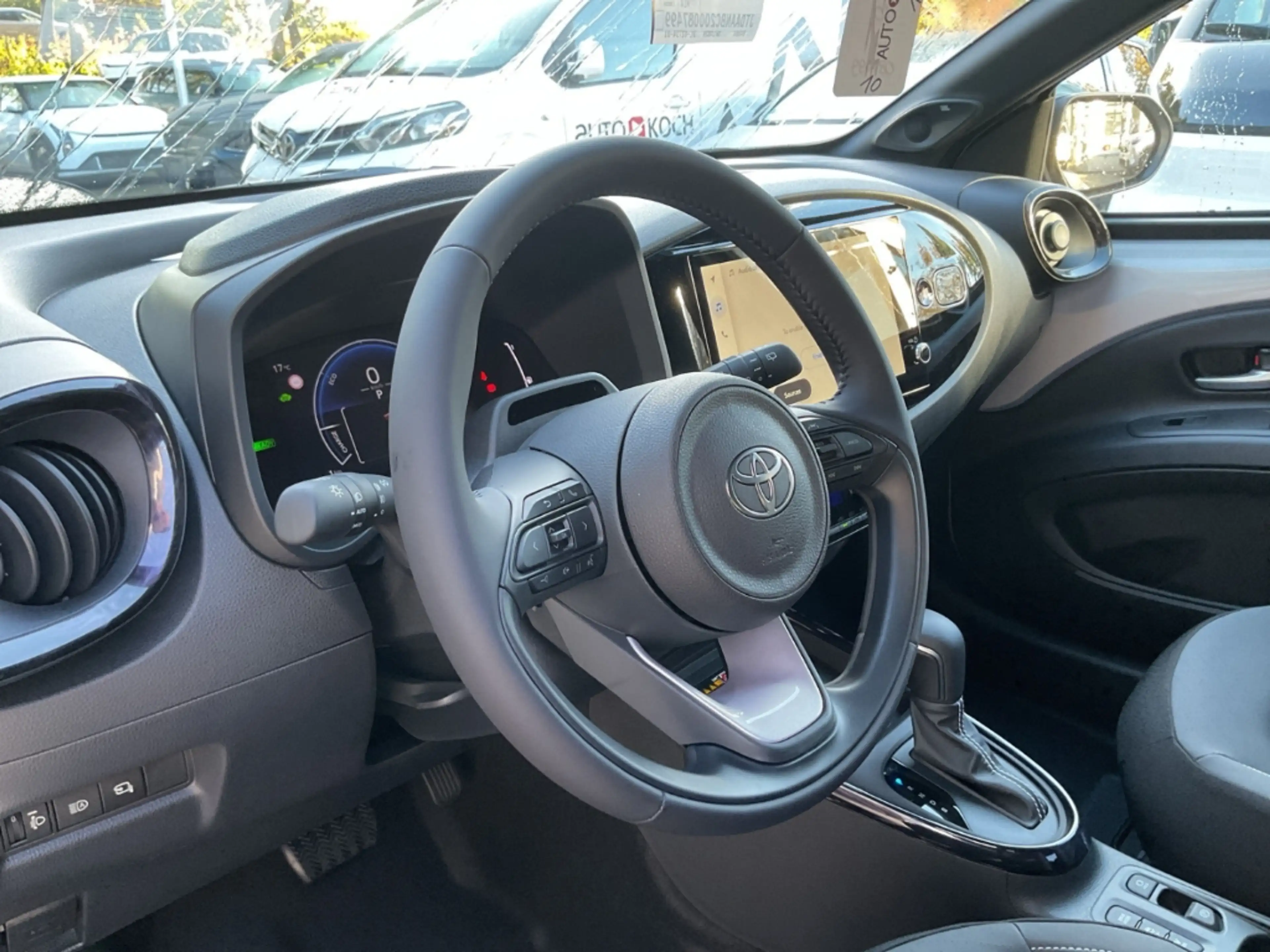 Toyota Aygo X Hybrid Lounge JBL LED Apple CarPlay Android Auto M — photo 9