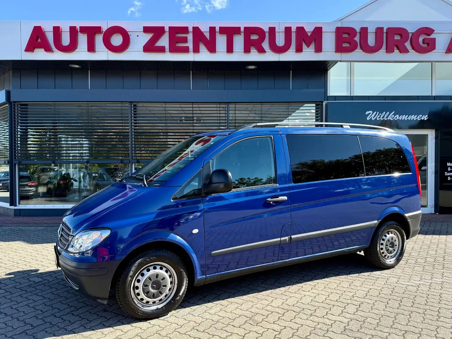 Mercedes-Benz Vito Kombi 115 CDI kompakt 8-Sitzer Blau - 1