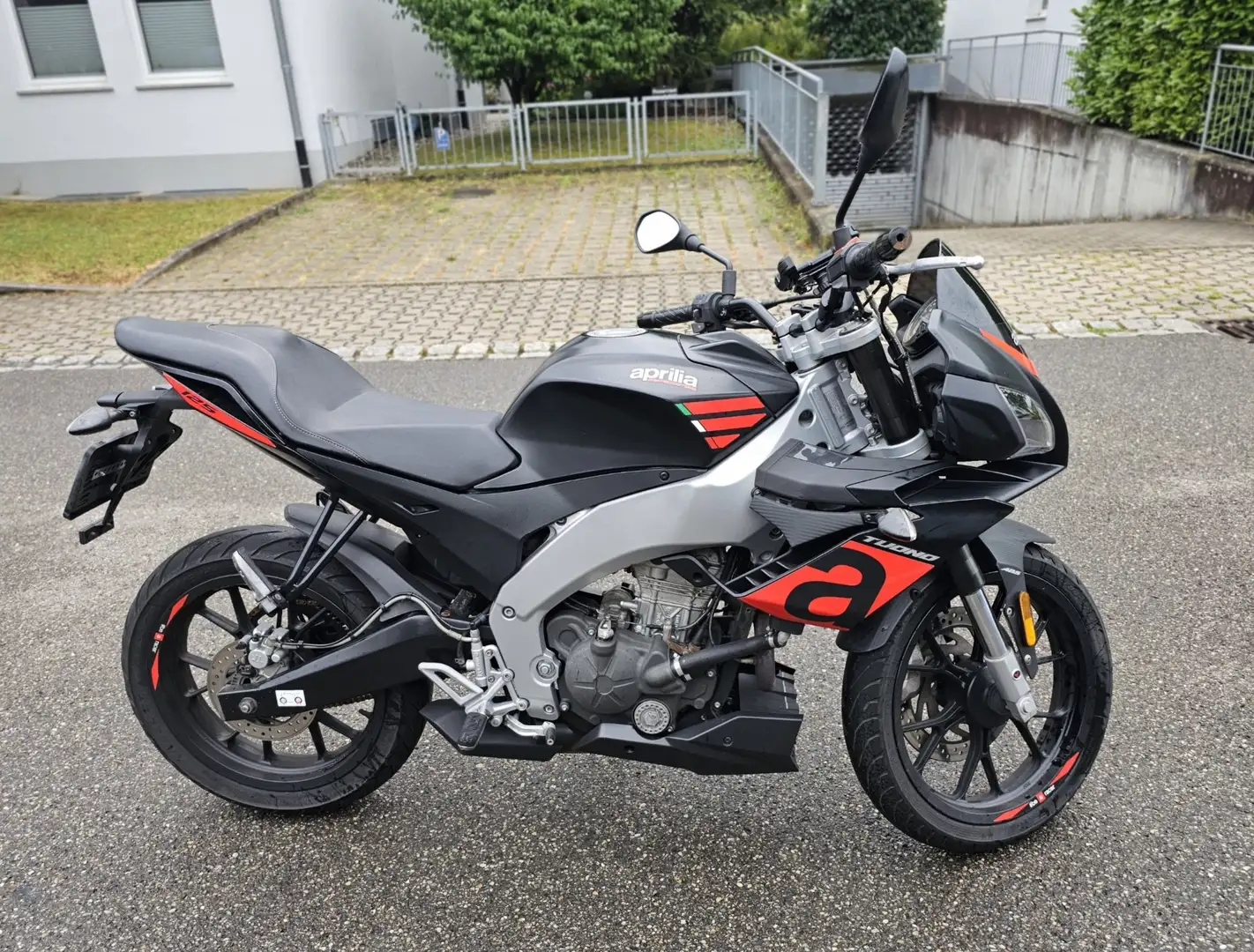 Aprilia Tuono Naked Bike 125 Service & TÜV Roşu - 2
