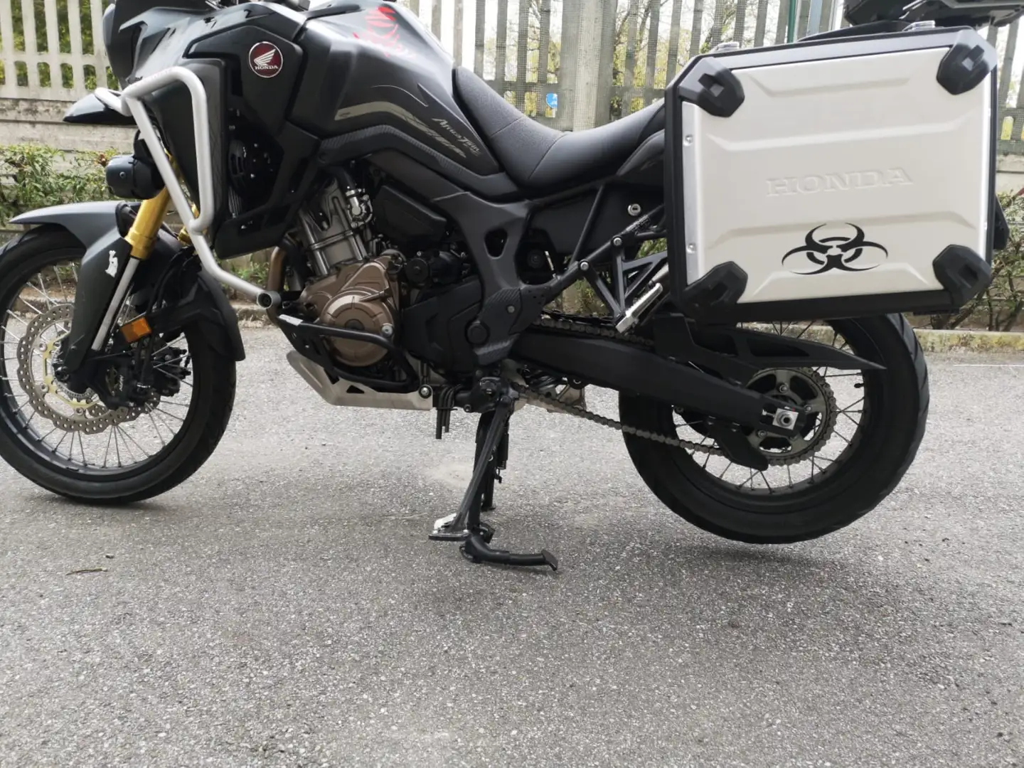 Honda CRF 1000 Africa Twin Travel Edition Černá - 1