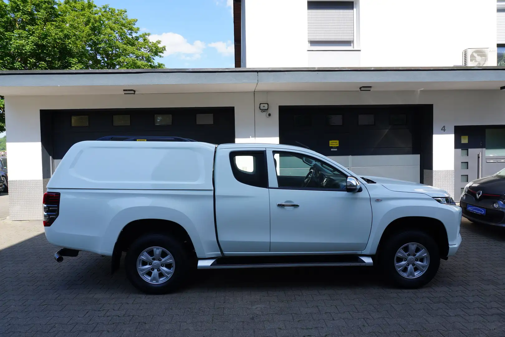 Mitsubishi L200 2.2 DI-D Club Cab 4WD KLIMA+ALU+AHK+6Gang+1.Hand Blanco - 2
