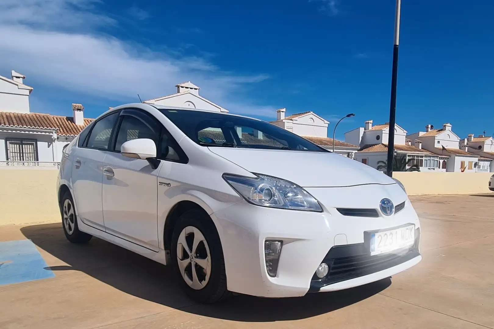 Toyota Prius (Hybrid) - 1