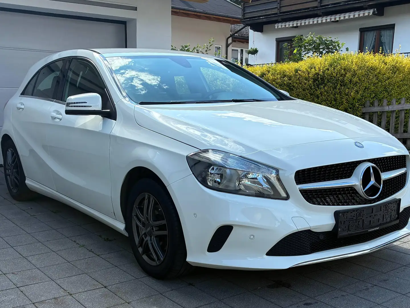 Mercedes-Benz A 180 A 180 d Weiß - 1