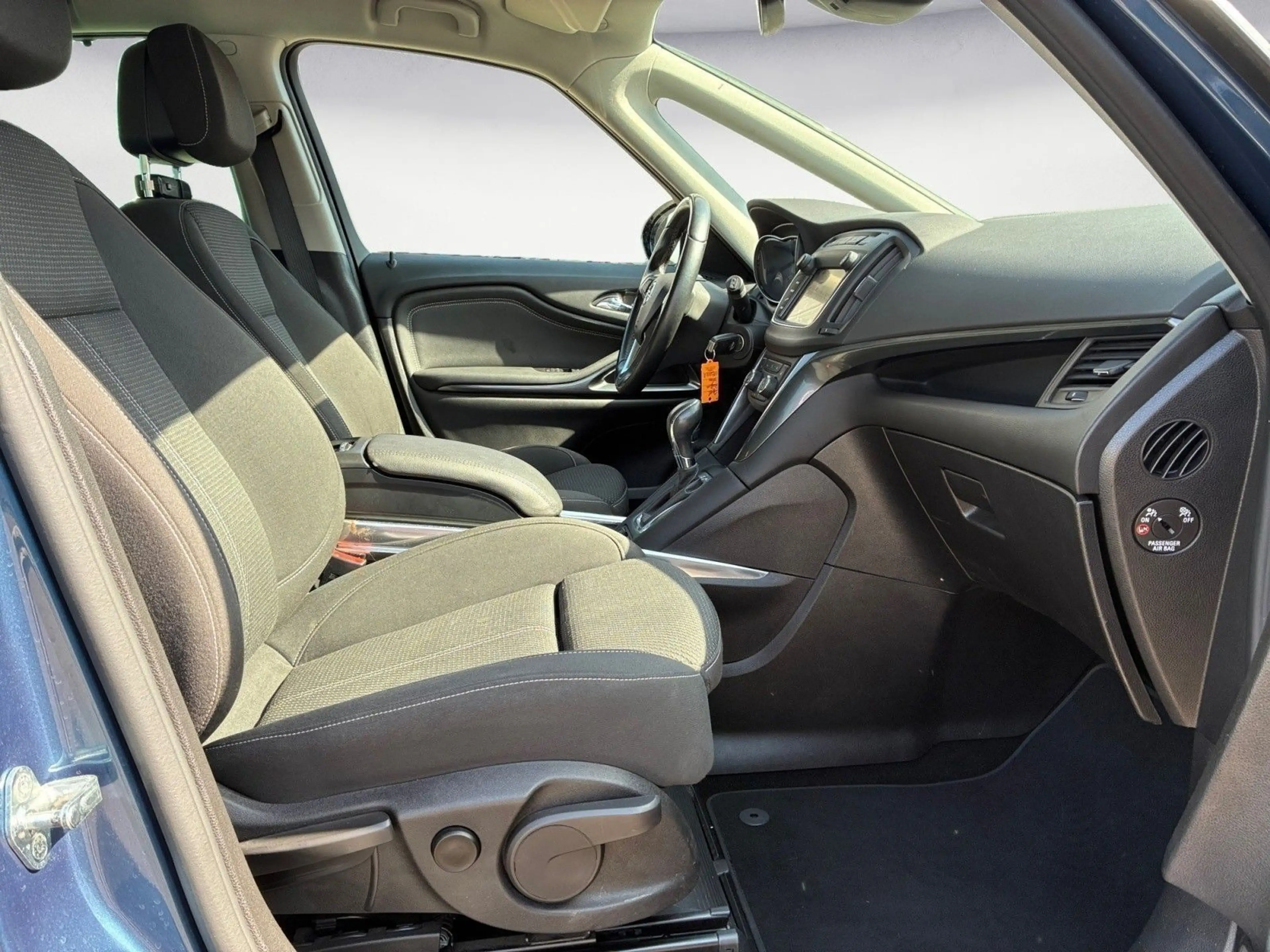 Opel Zafira AHK*LHZ*SHZ*PDC*KAMERA*KLIMA*TEMPOMAT*NAV — photo 12