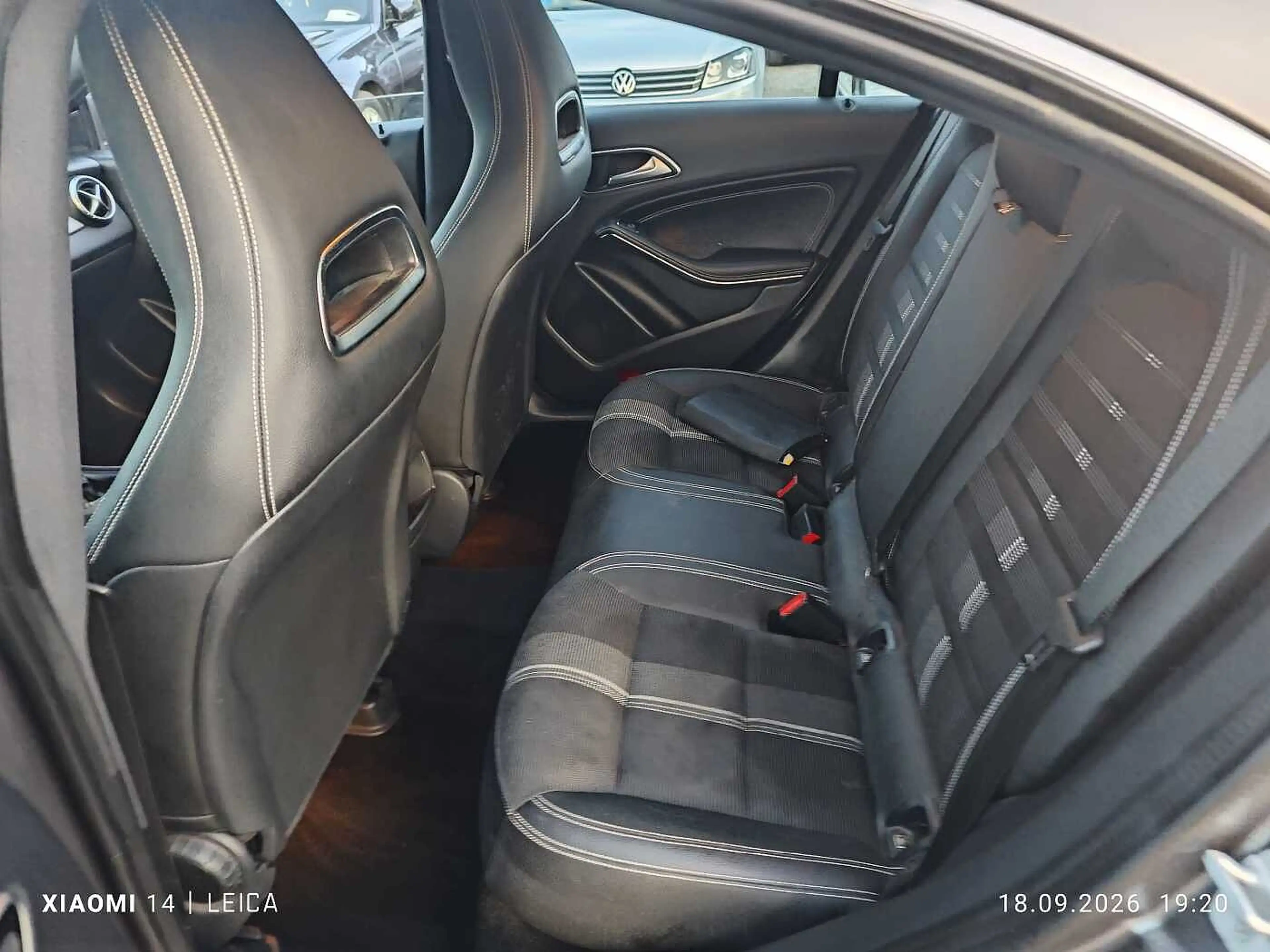 Mercedes-Benz CLA 180 Urban — photo 11