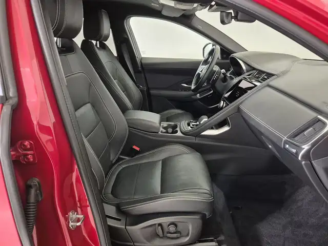 Jaguar E-Pace view 3