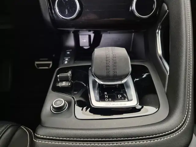 Jaguar E-Pace view 11