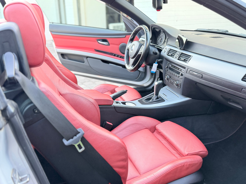BMW 320 Cabriolet 320 dA — photo 8