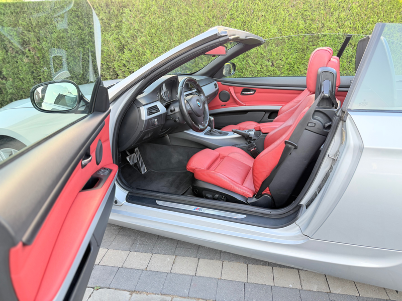 BMW 320 Cabriolet 320 dA — photo 9