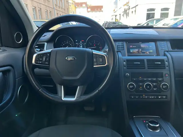 Land Rover Discovery Sport view 10