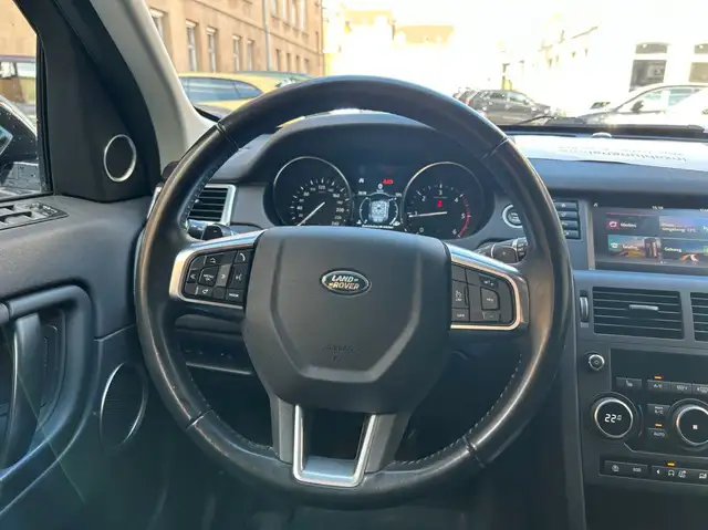 Land Rover Discovery Sport view 11